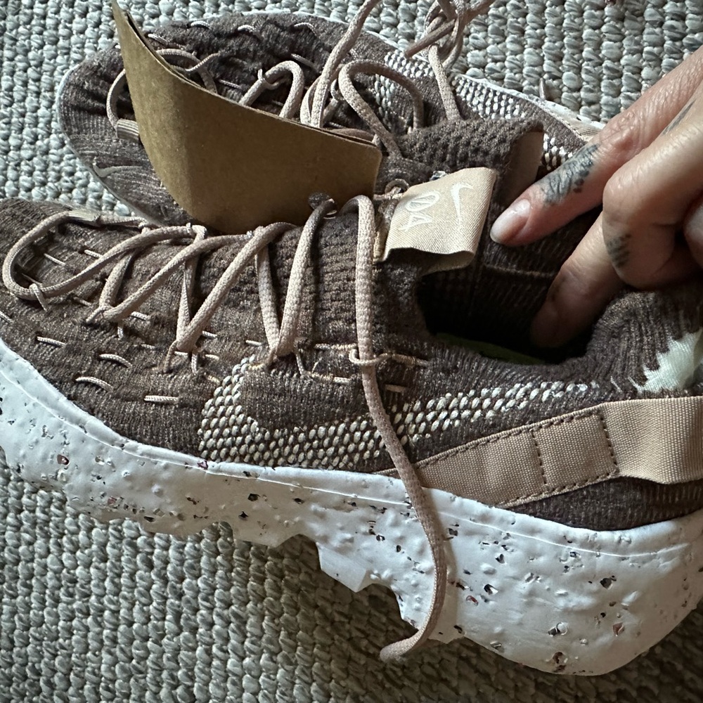 Nike Knit Sneakers with White Speckled Sole